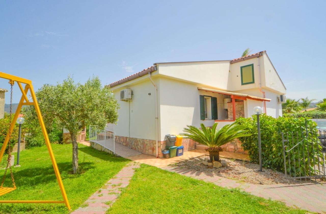 Case Vacanze Mare Nostrum - Villas In Front Of The Beach With Pool Campofelice Di Roccella Exterior photo