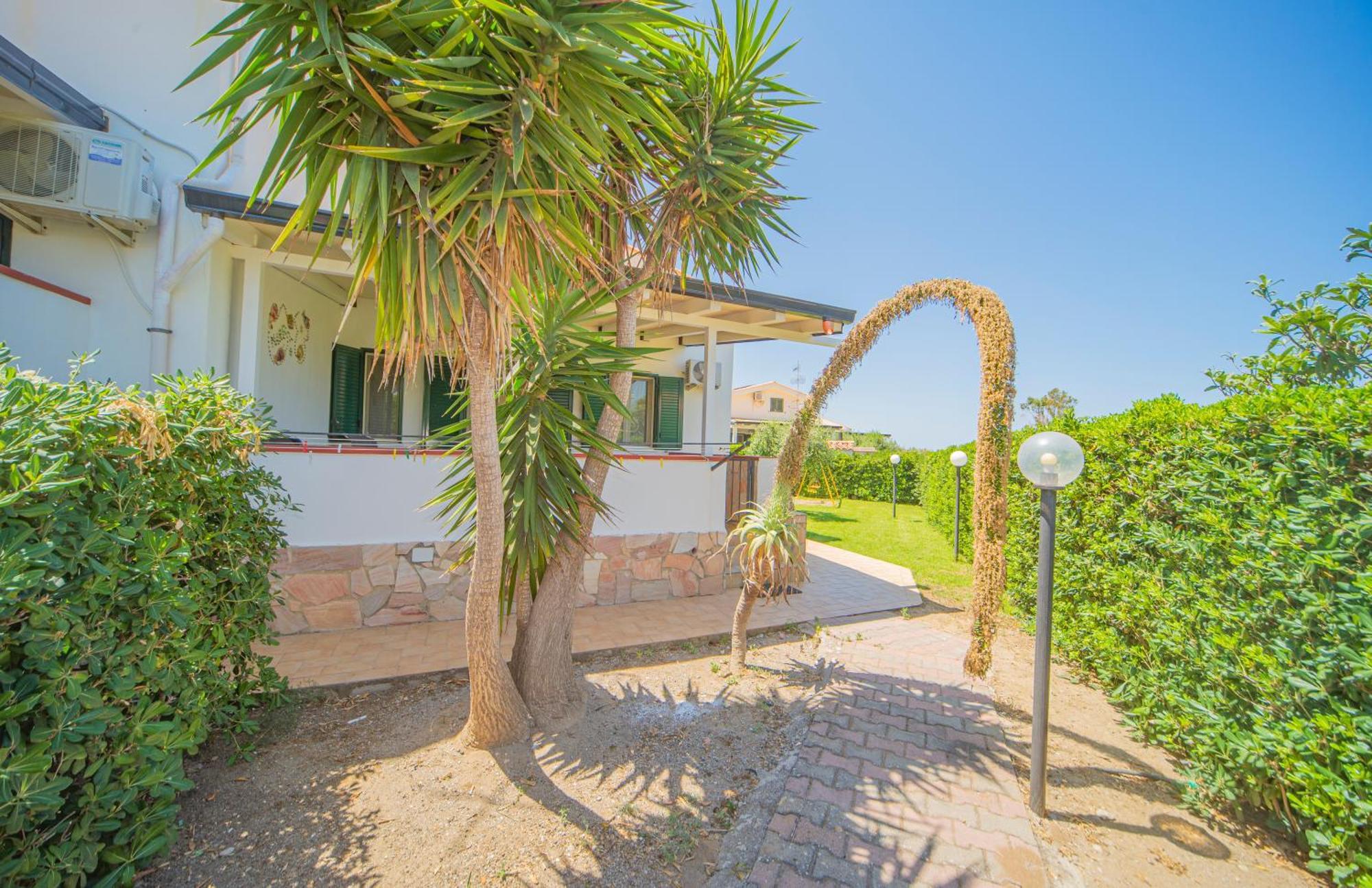 Case Vacanze Mare Nostrum - Villas In Front Of The Beach With Pool Campofelice Di Roccella Exterior photo