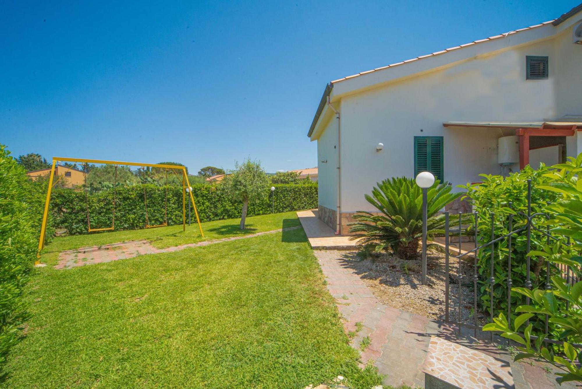 Case Vacanze Mare Nostrum - Villas In Front Of The Beach With Pool Campofelice Di Roccella Exterior photo